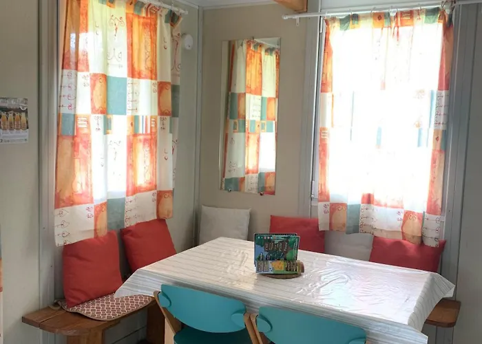 Au Des Montagnès Pour 5 Personnes Hébergement de vacances