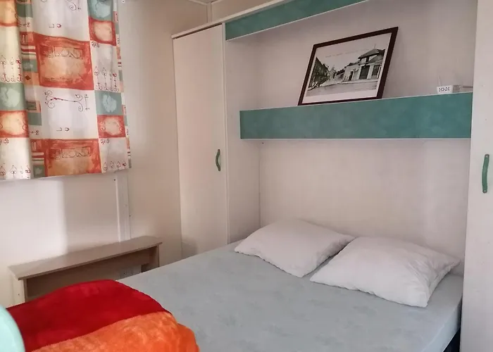 Au Des Montagnès Pour 5 Personnes *